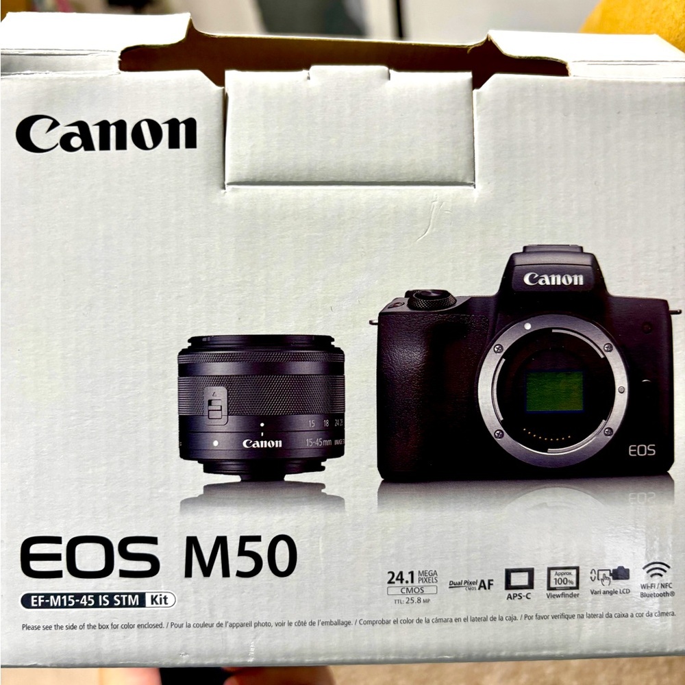 Canon EOS M50 Vlogging camera Kit with EF-M15-45mm lens